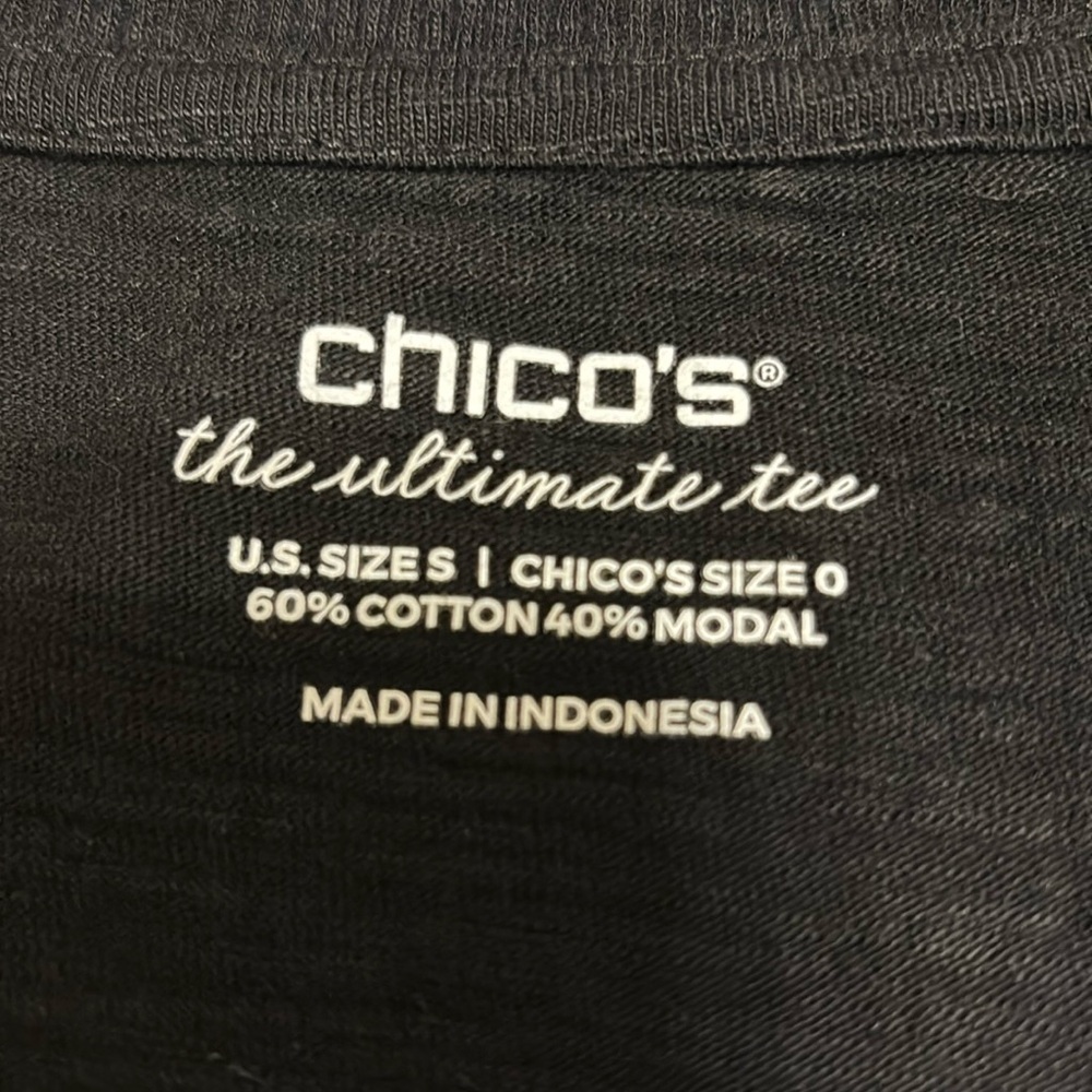 Small Chico’s the ultimate tee - Picture 2 of 4